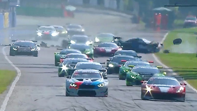 Τρομακτικό ατύχημα στη Monza – Έσπασε τα πόδια του ο οδηγός